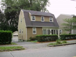 272 Cherry St, Newton, MA 02465-1605