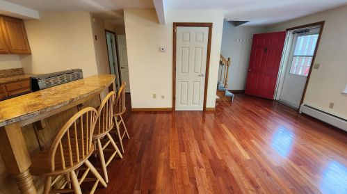 42 Hoit Rd, Concord NH  03301-1803 exterior