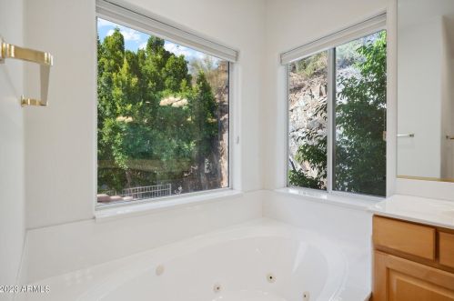 10401 Central Ave, Phoenix AZ 85020-1053 exterior