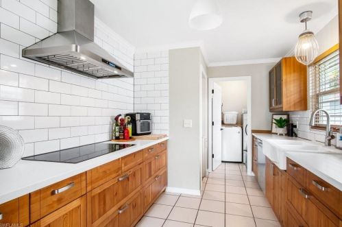 700 102 Ave, Naples FL 34108-3214 exterior