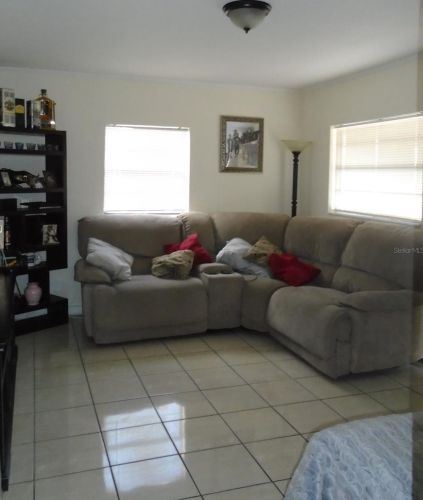 2711 Braddock St, Tampa FL  33607-6829 exterior