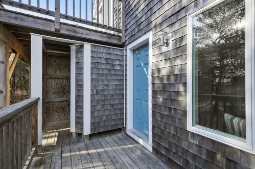 375 Hatch Rd, Eastham MA 02642-1847 exterior