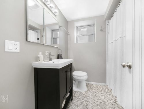 5741 Washtenaw Ave, Chicago IL 60652-2813 exterior