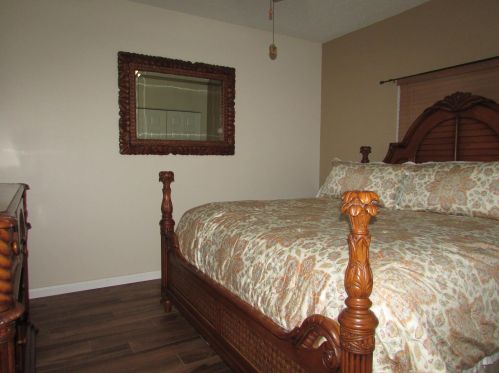 1258 San Esteban Ave, Fort Pierce FL 34953-4827 exterior