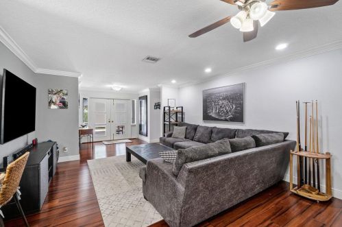 381 Del Rio Blvd, Boca Raton FL 33432-4735 exterior