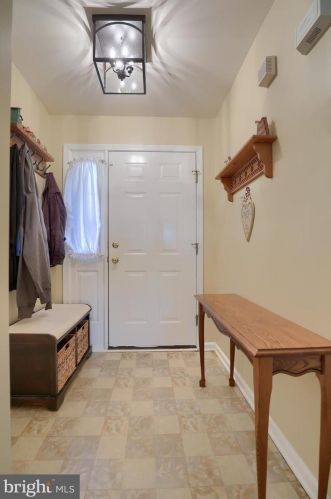 1049 Sterling Pl, Lancaster, PA 17603-8839