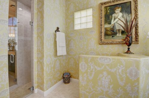 8048 Desmond Dr, Boynton Beach FL 33472-5013 exterior