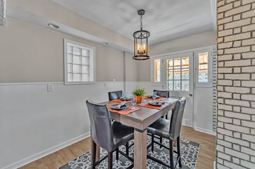 1314 Bellaire Pl, Pittsburgh PA  15226-1830 exterior