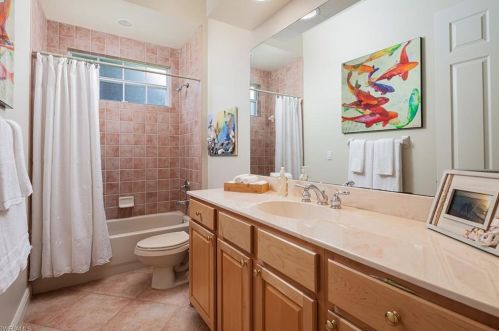 720 Bentwater Cir, Naples FL 34108-6718 exterior