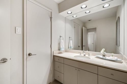 5642 Bent Tree Dr, Dallas TX 75248-2010 exterior