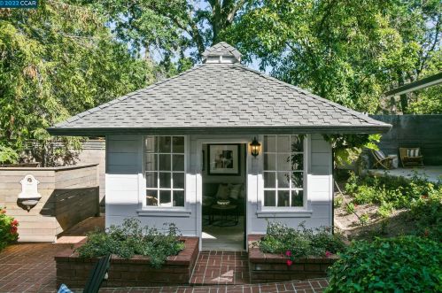 31 Ridge Park Ln, Concord CA 94518-1451 exterior