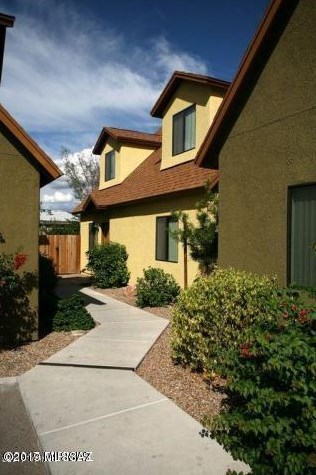 225 Jacinto St, Tucson AZ  85705-5474 exterior