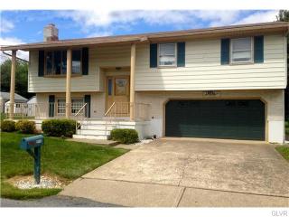 2711 Northampton St, Bethlehem, PA 18020-5436