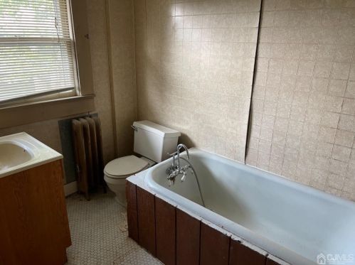 46 Lincoln Ave, New Brunswick NJ 08904-2741 exterior