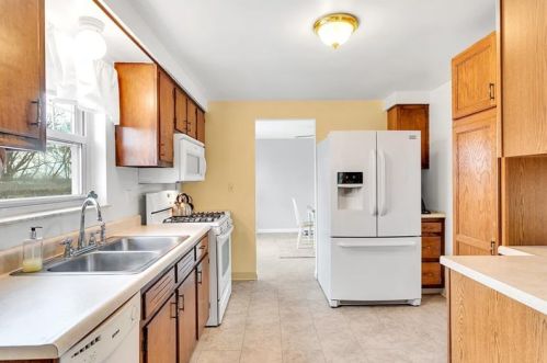 405 Mower Dr, Pittsburgh PA 15239-1710 exterior