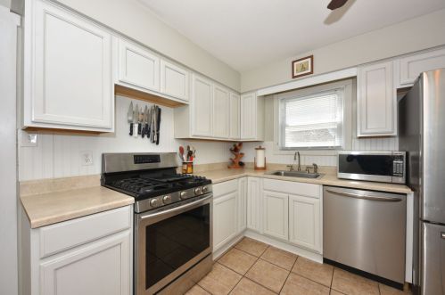 925 98, Milwaukee WI 53214-2634 exterior