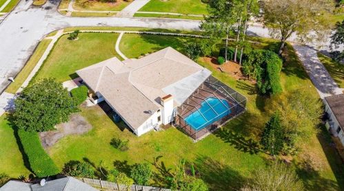 4302 Middle Lake Dr, Tampa, FL 33624-3407