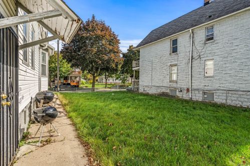 2721 23 St, Milwaukee WI 53206-1728 exterior