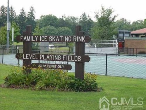 199 Evergreen Rd, Edison NJ 08837-2453 exterior