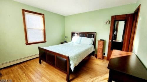 9 Forest Rd, Dumont, NJ 07628-1804