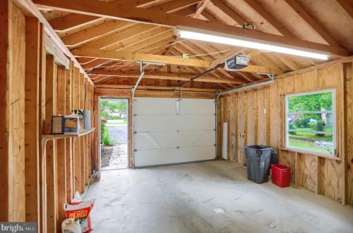 2725 Warm Spg Ave, Huntingdon PA 16652-2303 exterior