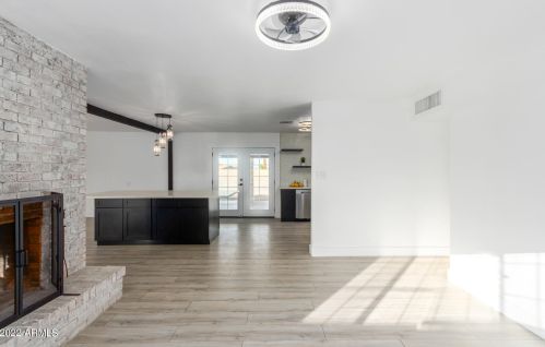 734 Carter Rd, Phoenix AZ  85042-5530 exterior