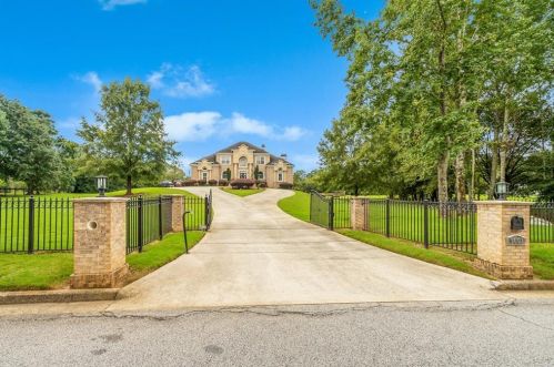 5661 Rutland Trce, Lithonia GA  30058-3204 exterior