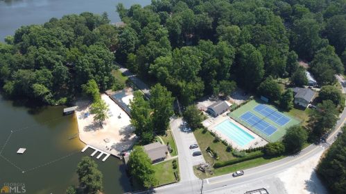 8388 Lake Dr, Lithonia GA  30039-5724 exterior