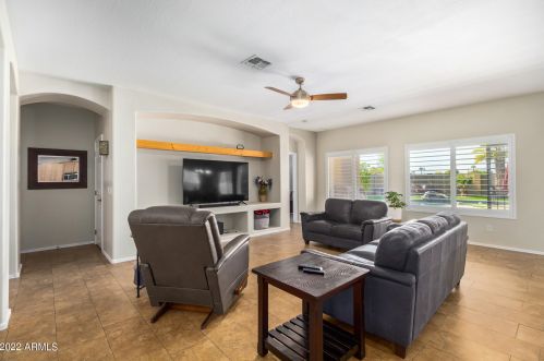 7810 15th Way, Phoenix AZ  85042-6734 exterior