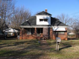 110 Colonial Ave, Greenville, SC 29611-2919