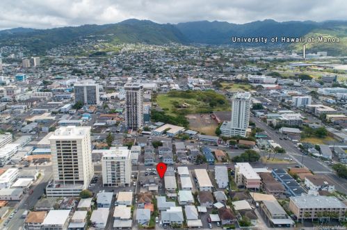 2227 Date St, Honolulu HI 96816-1024 exterior