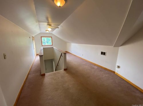 17 Pleasant Vw Rd, Poughkeepsie NY exterior