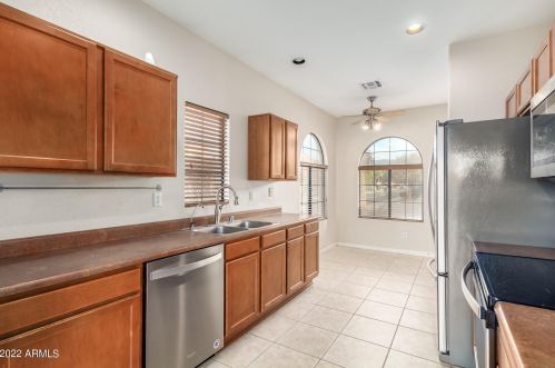 7020 30 St, Phoenix AZ 85042-6010 exterior