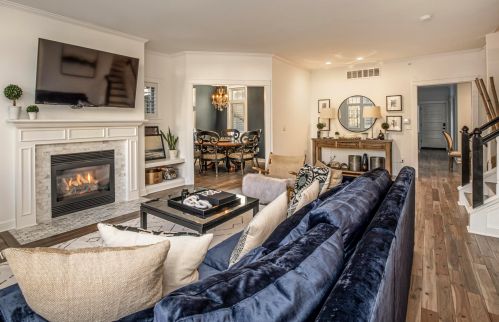 3525 Prospect Ave, Milwaukee, WI 53211-2623