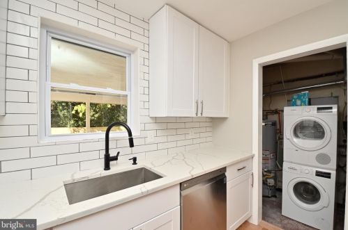 148 Moncure Dr, Alexandria VA 22314-4946 exterior