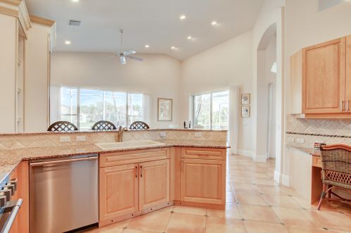 5407 Landon Cir, Boynton Beach FL 33437-1672 exterior