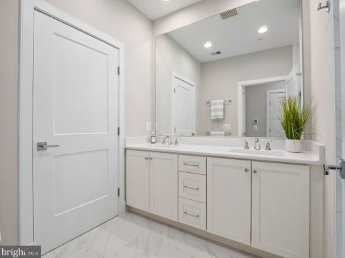 10346 Grosvenor Pl, Rockville MD 20852 exterior