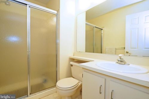 46 Lehavre Ct, Trenton NJ  08619-4723 exterior