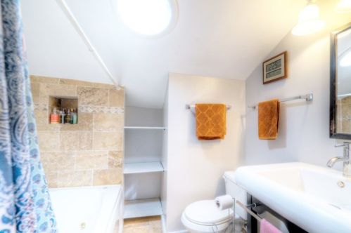 817 21 Ave, Broadview IL 60153-1236 exterior