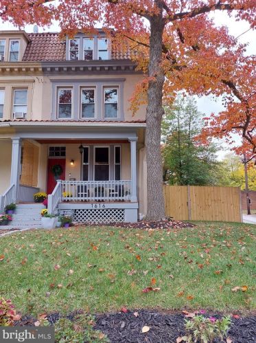 1616 Decatur St, Washington, DC 20011-3702