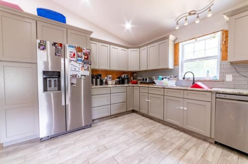 2 Eagle St, Providence RI 02909-1058 exterior