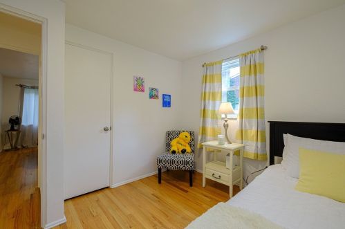 1284 Raven Dr, Pittsburgh PA  15243-1242 exterior