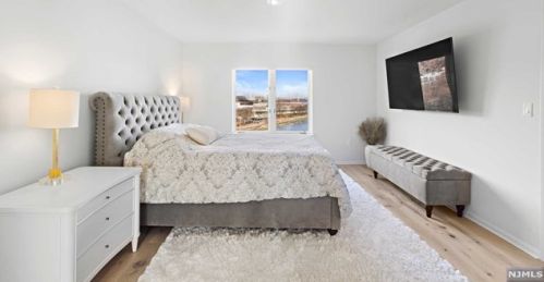 311 Nelson Ct, Edgewater NJ  07020-1618 exterior