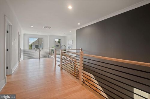 6516 Beverly Ave, Mc Lean VA 22101-5222 exterior