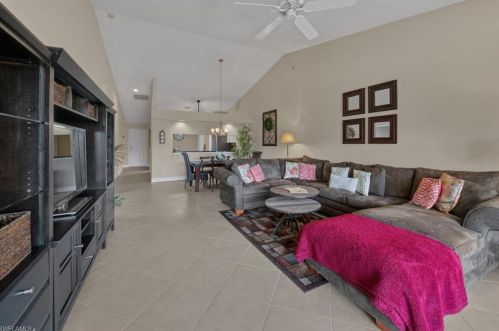 806 Marblehead Dr, Naples, FL 34104-8715