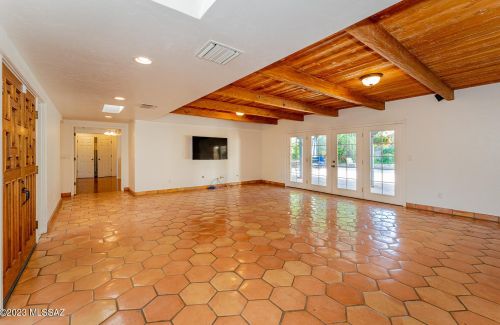 5925 Mina Vis, Tucson AZ 85718-4128 exterior