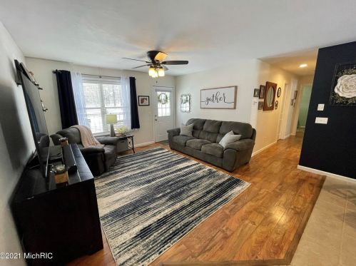 5541 Lamos Rd, Sylvan Beach MI 49461-9450 exterior