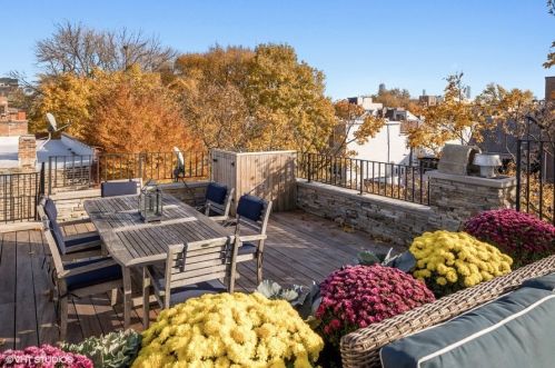 2501 Racine Ave, Chicago IL 60614-2113 exterior