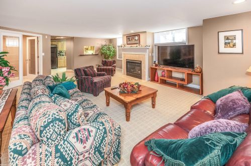 33654 Lotties Dr, New Baltimore MI 48047-2378 exterior