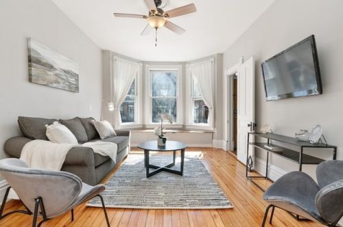 1422 George St, Chicago IL 60657-4104 exterior